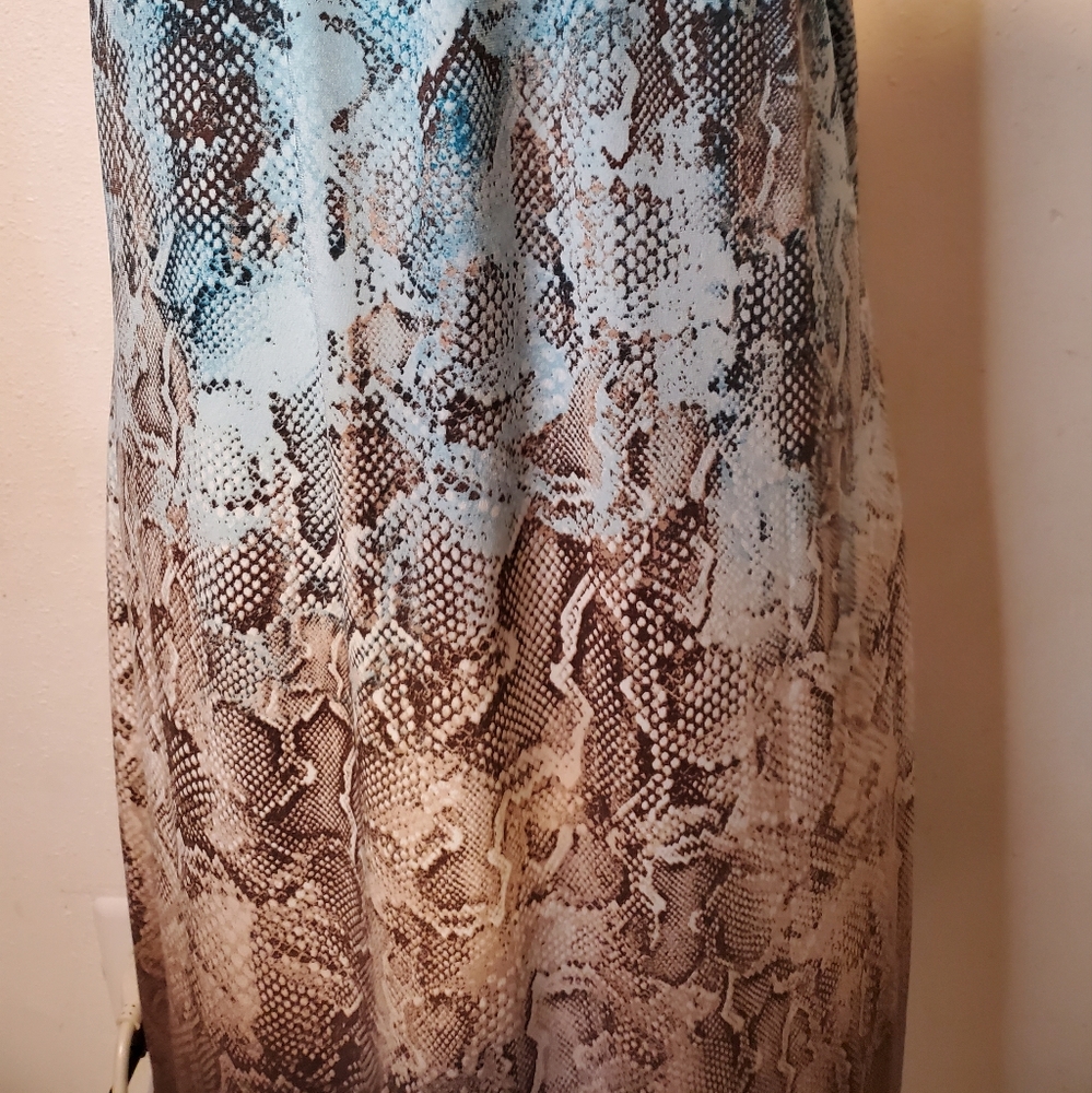 Beautiful Python Dress - Picture 4 of 6